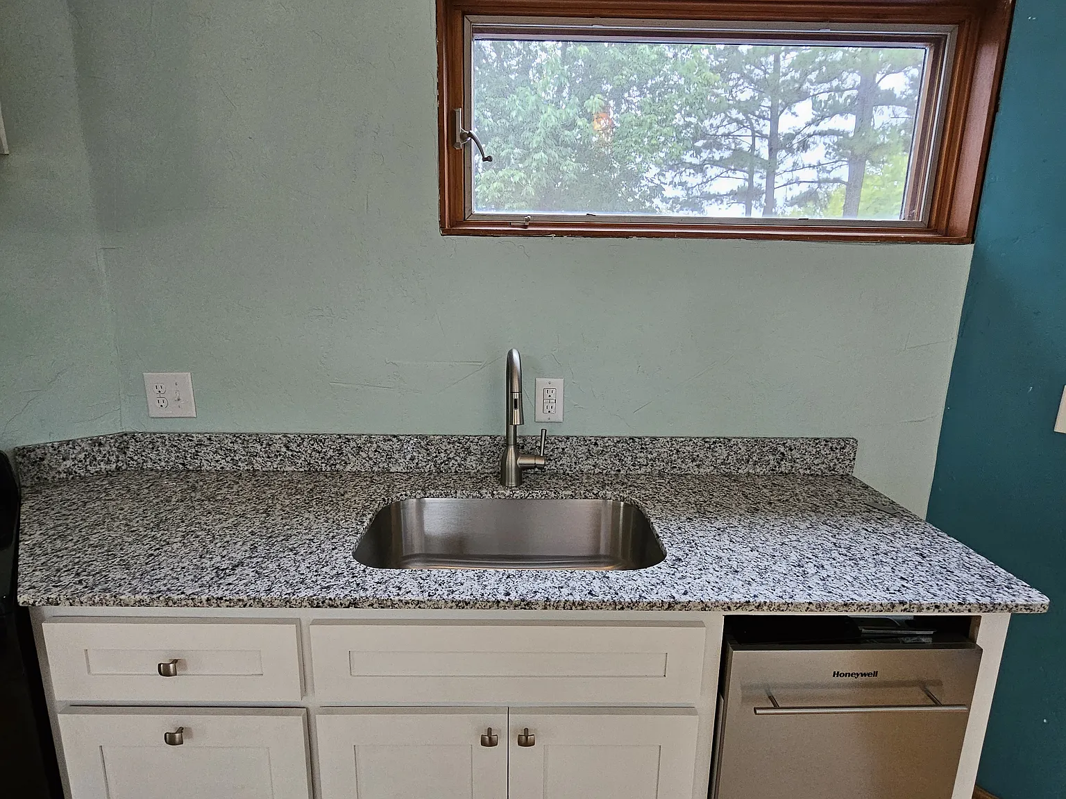 Studio, 600 sqft, $1,045 — Photo 3