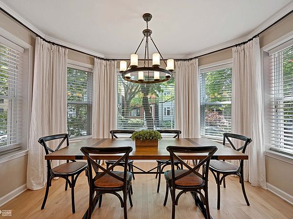 5th image of 1034 W Oakdale Ave #1