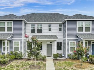 3948 Hillyard St, North Charleston, SC 29405