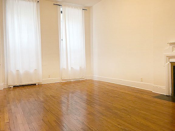 2nd image of 126 E 39th St APT 1A