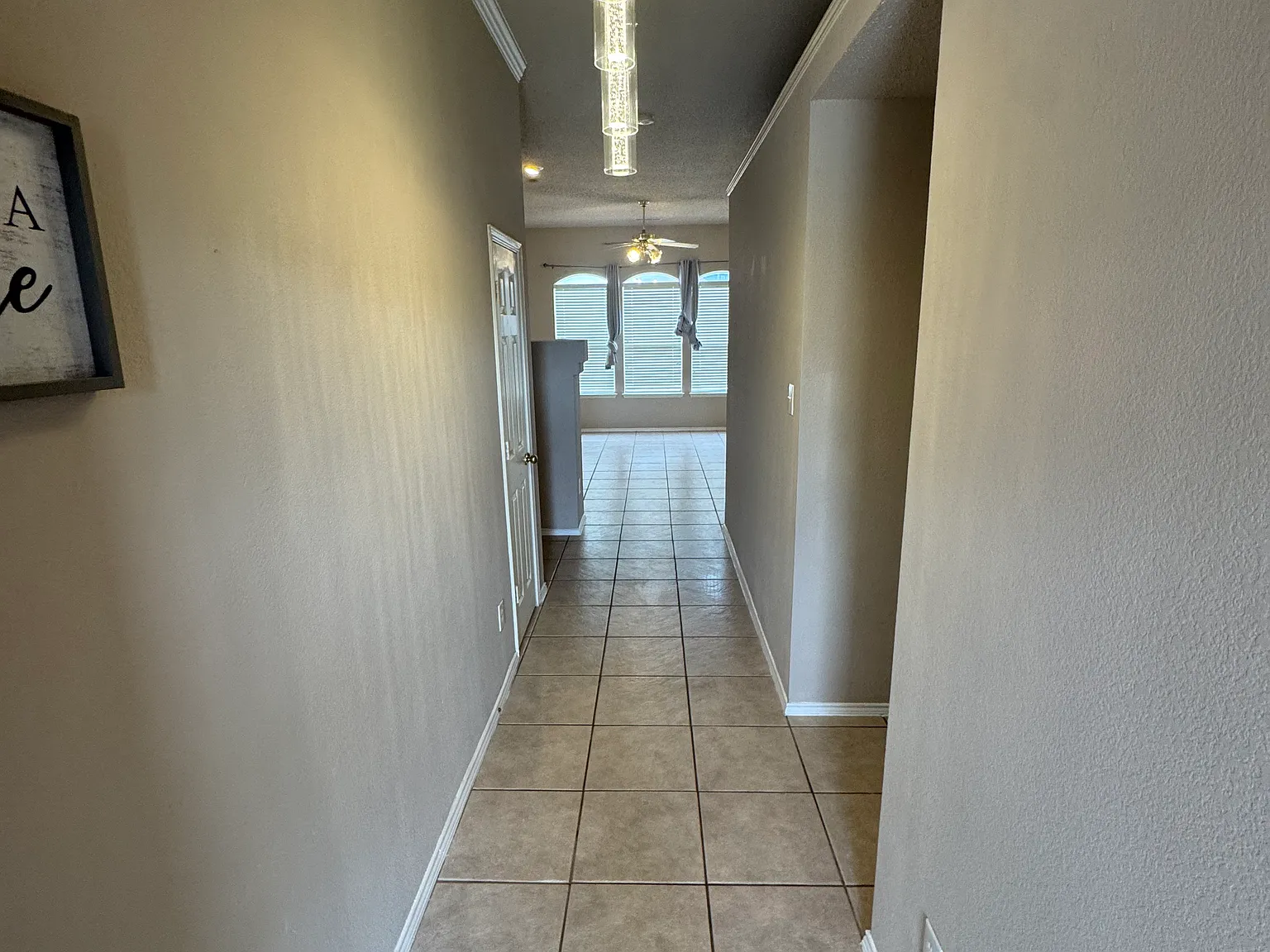 3 bed, 1408 sqft, $2,200 — Photo 2