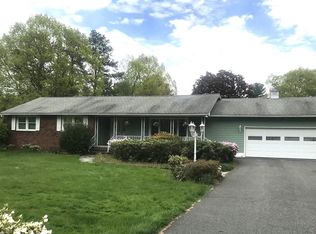 23 Woodcliff Dr, Westfield, MA 01085