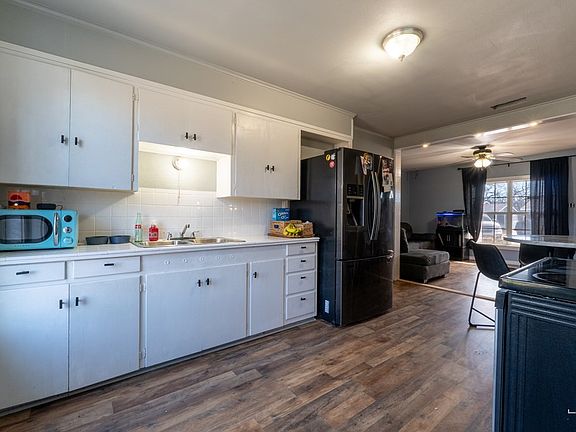 5th image of 3022 Guadalupe St