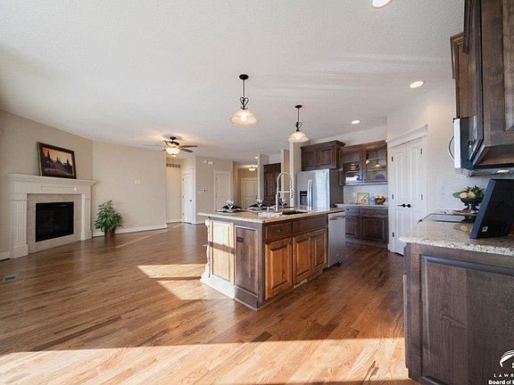 6323 Steeple Chase Dr. Lawrence, KS listing photo #4