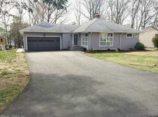 22 Bailey St, Trumbull, CT 06611
