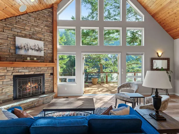 8677 N Rhapsody Ln, Hayden Lake, ID 83835