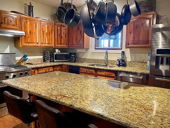 4th image of 811 Chamita Dr
