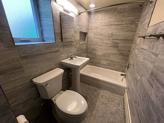 5th image of 241 Langdon St #2684b3bbf