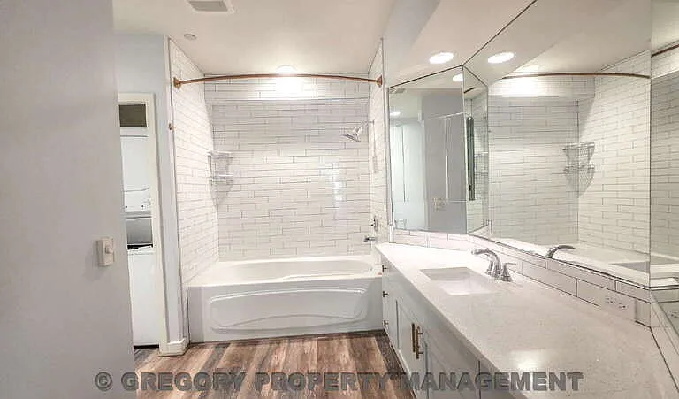 925 110th Ave NE #306 — Photo 29