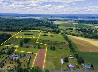 107 Brickhouse Rd, Stillwater, NY 12170
