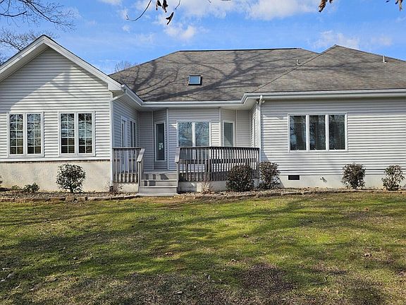 3rd image of 122 Kenosha Ln