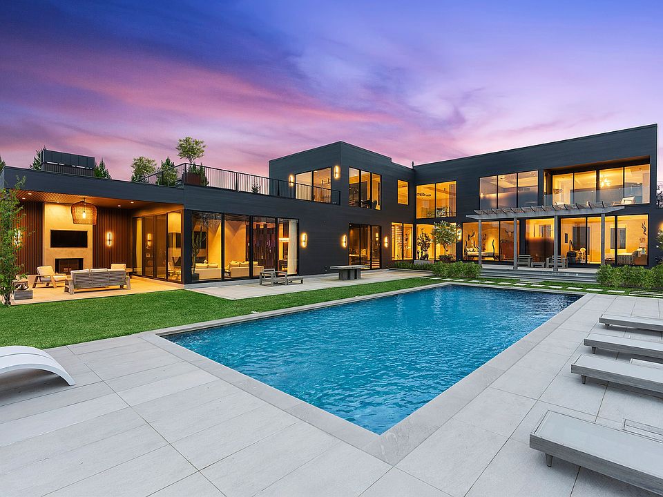 1st image of 989 Deerfield Rd