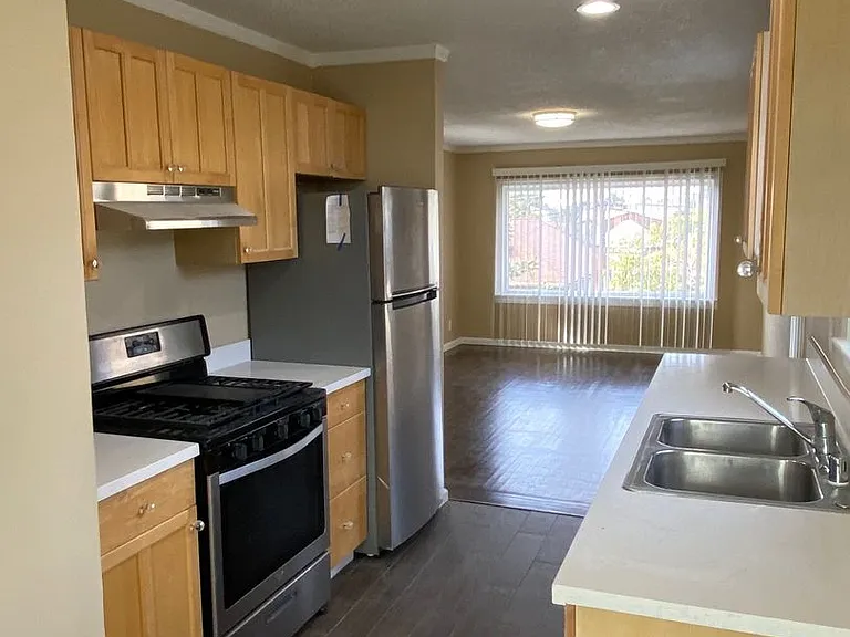 817 52nd Street — Photo 8