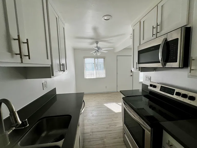 00-360 Lime Ave #303 — Photo 10