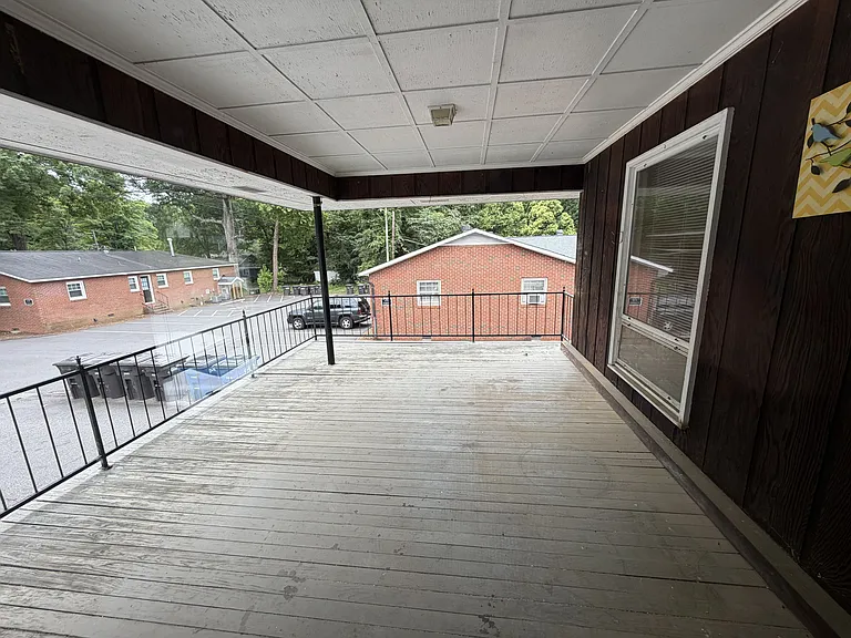 649B E Broad St #1 — Photo 4