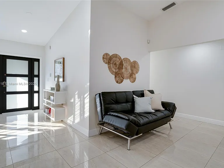 14517 SW 98th Ter — Photo 4