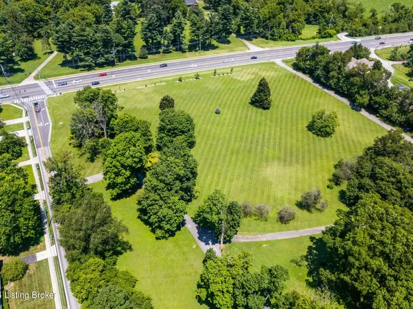 7702 Westport Rd, Lyndon, KY 40222