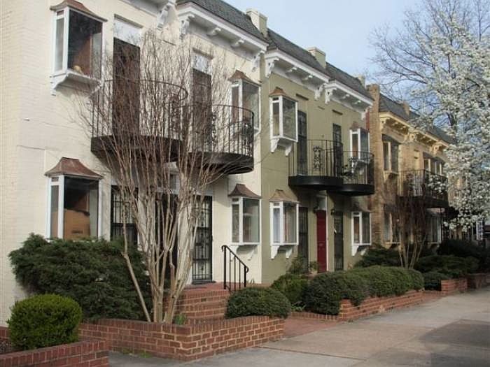 1st image of 3012 Ellwood Ave APT 3