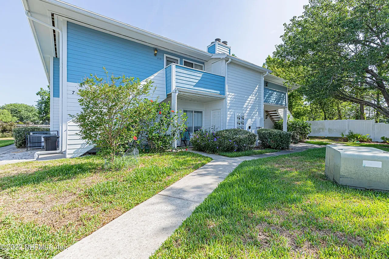 2 bed, 800 sqft, $1,400 — Photo 1
