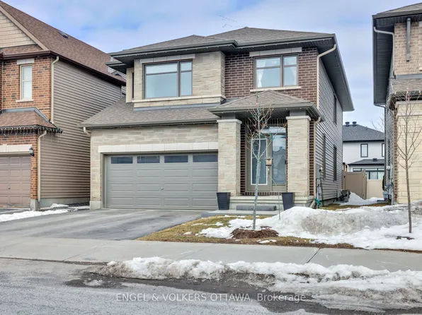 176 Balikun Hts, Ottawa, ON K2V 0B6