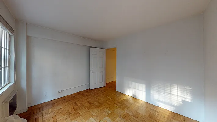 Rented by Bond New York | media 5