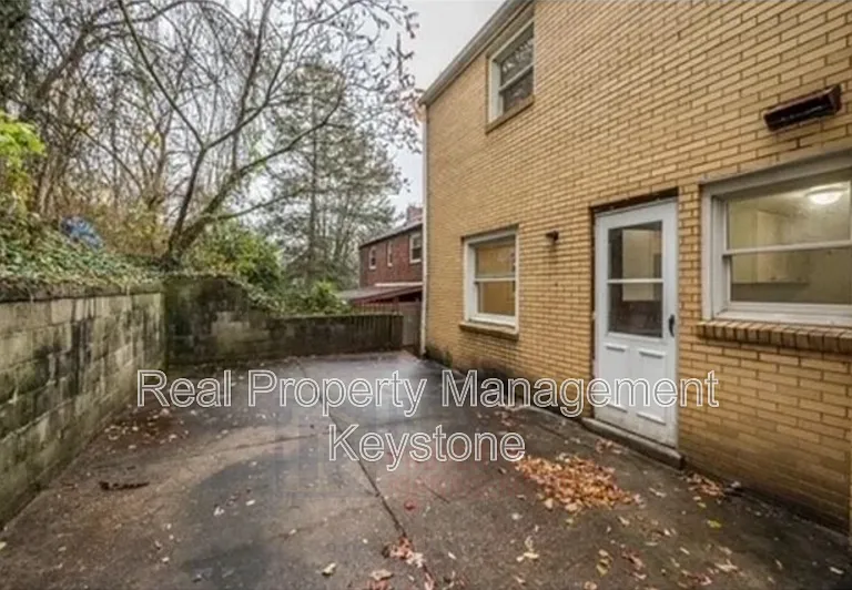 307 Greenlee Rd — Photo 2