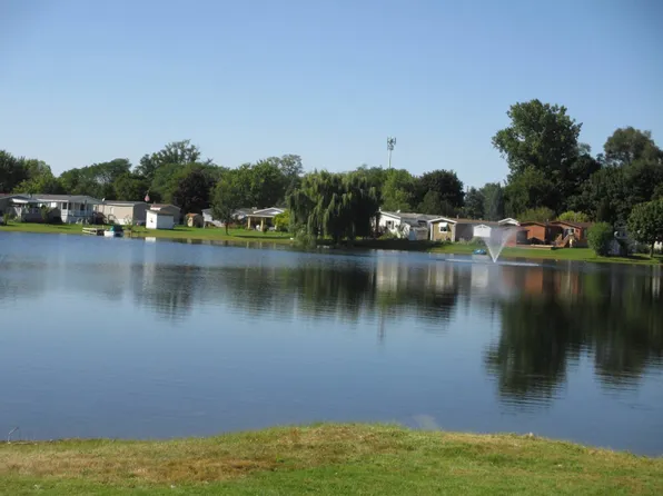48573 Lakeview E Unit 101, Utica, MI 48317
