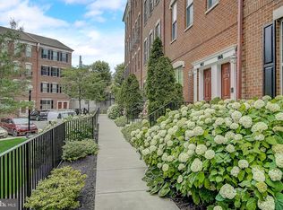 107 Commodore Ct, Philadelphia, PA 19146