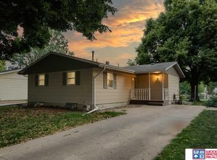 1745 Deweese Dr, Lincoln, NE 68504