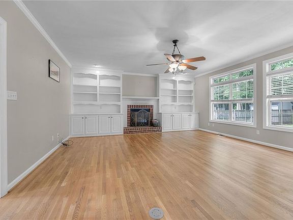 2nd image of 936 Bahama Way