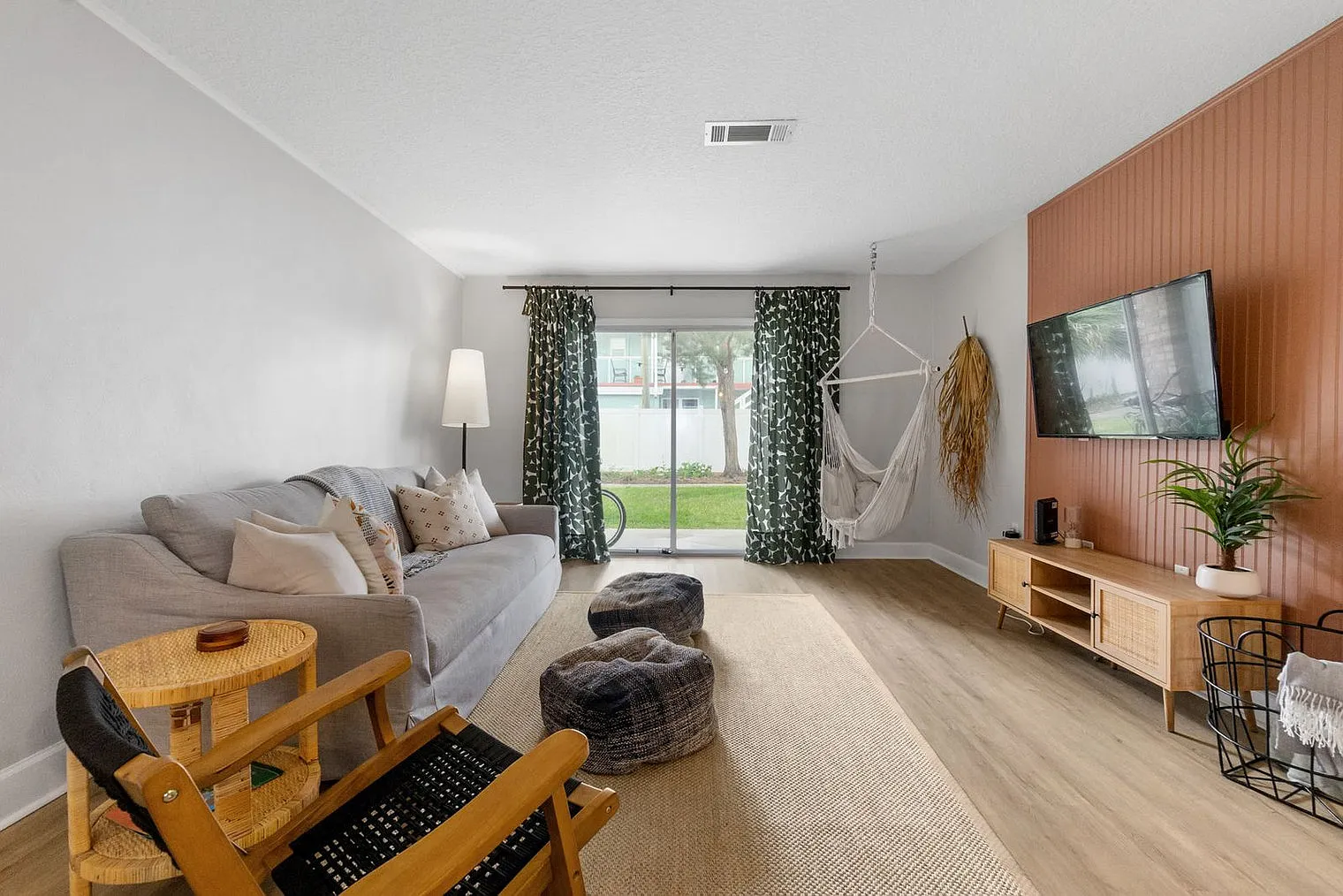2 bed, 1.0 bath, 990 sqft, $2,349 — Photo 1