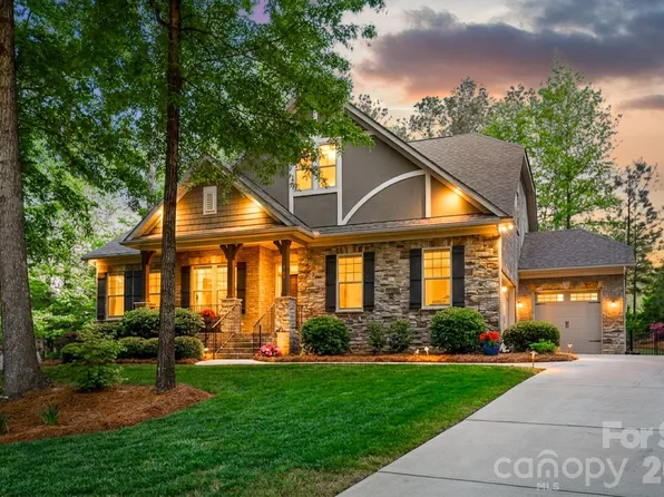 6704 Montgomery Rd, Lake Wylie, SC 29710