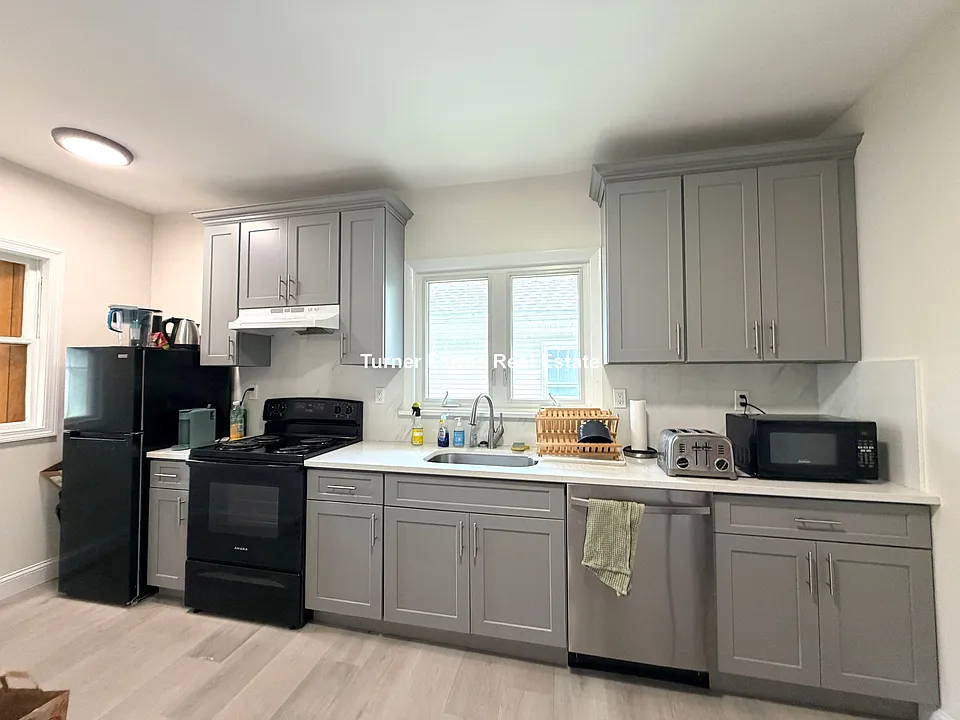 100 W Adams St #2