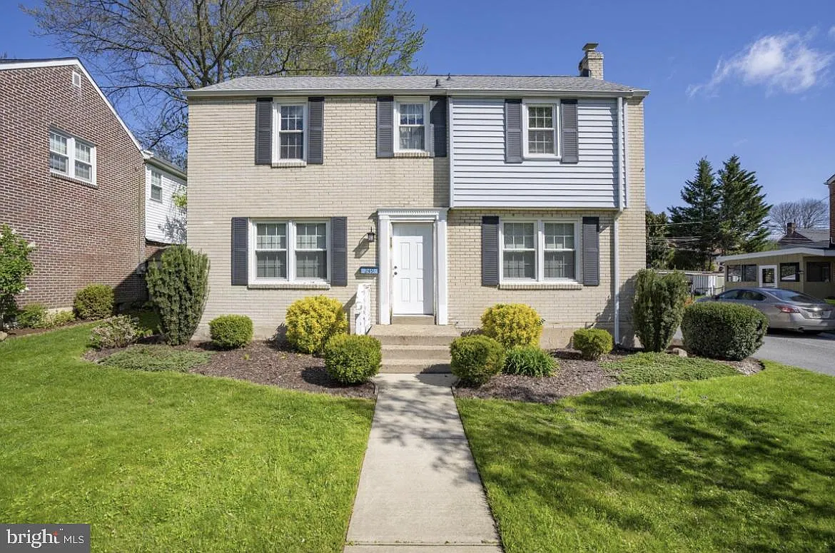 3 bed, 1.5 bath, 1675 sqft, $2,600 — Photo 1