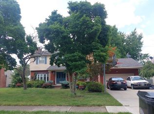413 Briar Lake Dr, Elyria, OH