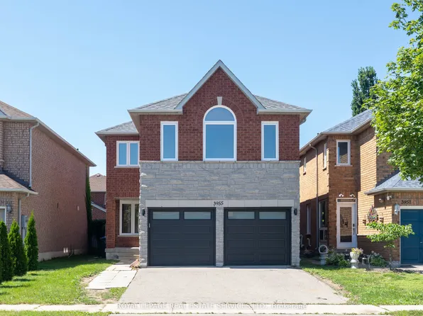 3955 Foxwood Ave, Mississauga, ON L5N 7V4