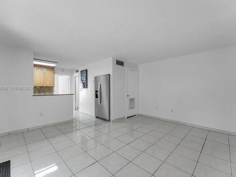 10832 N Kendall Dr #U1 — Photo 4