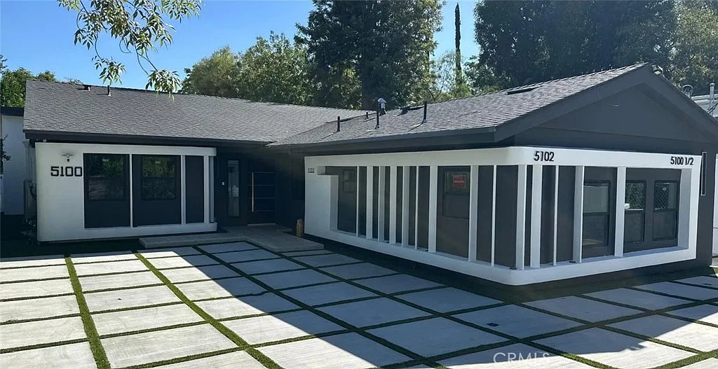 4 bed, 2400 sqft, $7,950 — Photo 1