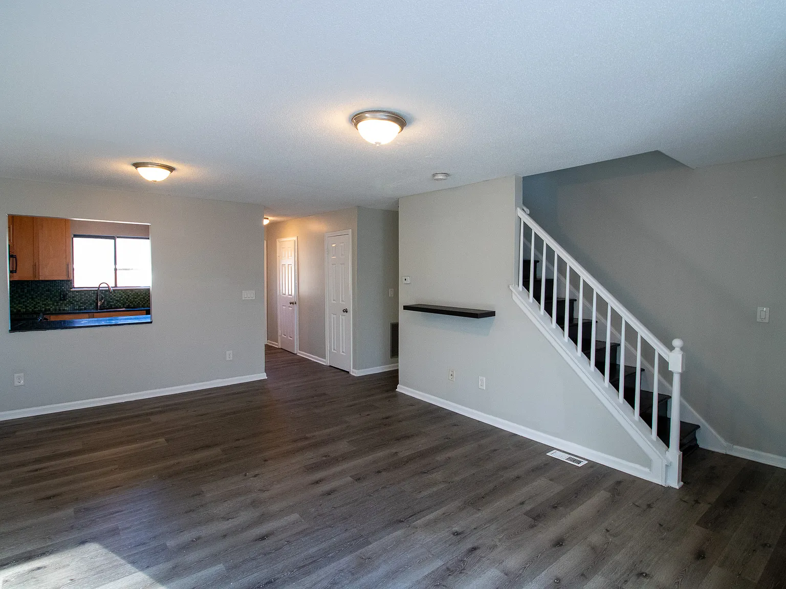 2 bed, 1.5 bath, 1100 sqft, $2,145 — Photo 1