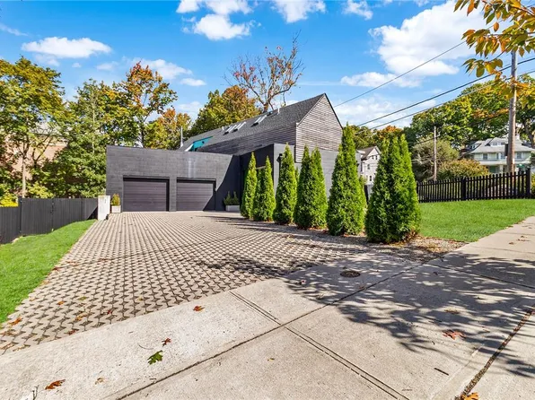 2 Woodland Place, White Plains, NY 10606