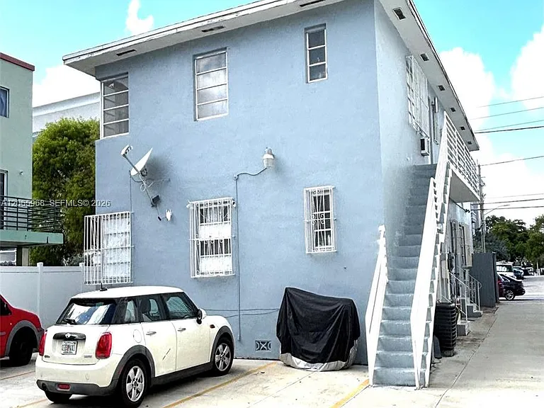 740 SW 7th St #3 — Photo 13
