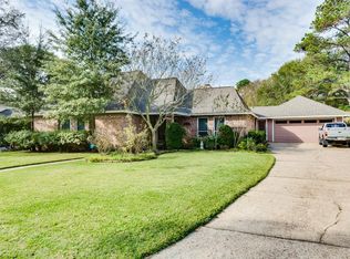 912 Manchester Dr, Conroe, TX 77304