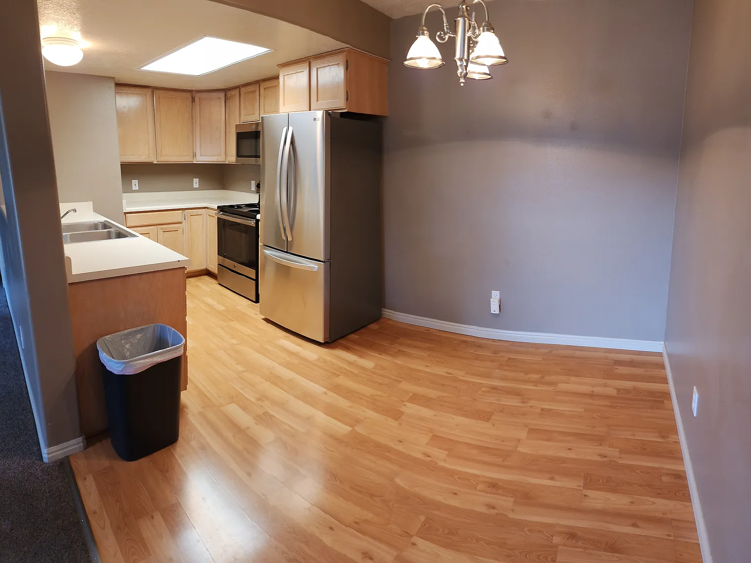 3 bed, 1185 sqft, $1,590 — Photo 3