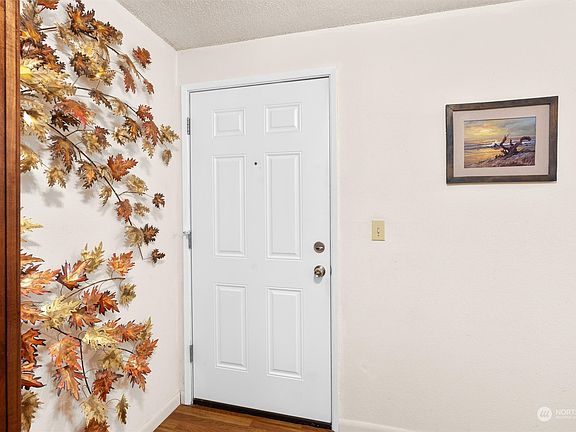 4th image of 14322 126th Avenue NE #C103