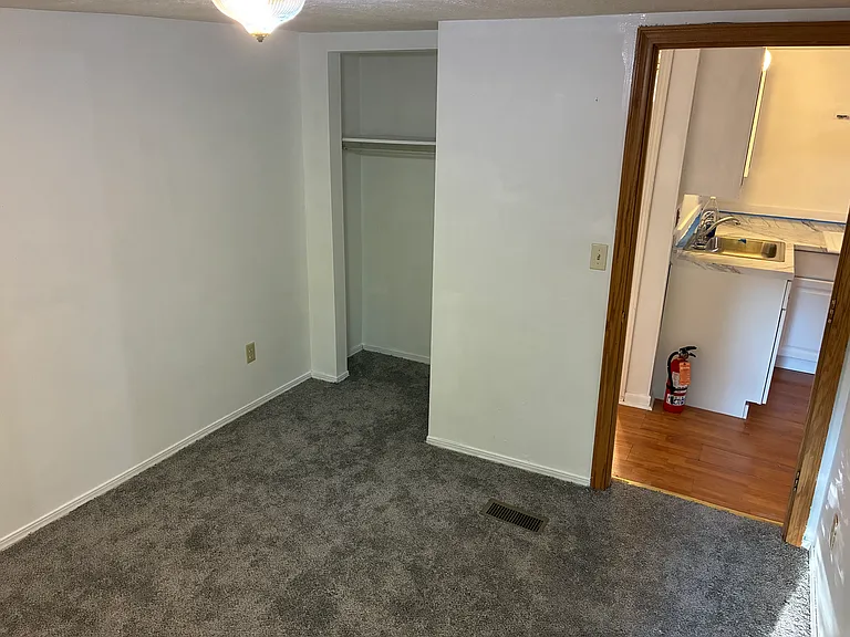 1302 Walnut St #4 — Photo 6
