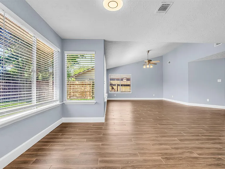 23819 Griffin House Ln — Photo 11