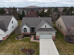 17680 Lake View Cir, Northville, MI 48168