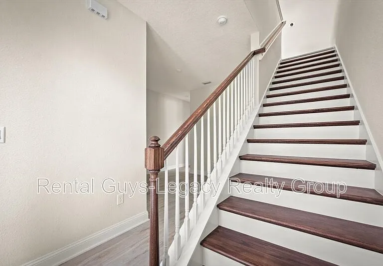 42 Banfield Ln — Photo 3