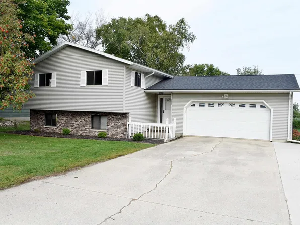 1221 Poplar St, Osage, IA 50461