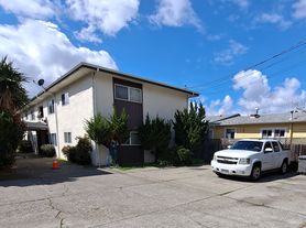 3 Bdrm Ready For New Tenant, UNITB